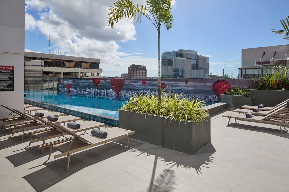 Radisson RED Cebu Mandaue 40/43