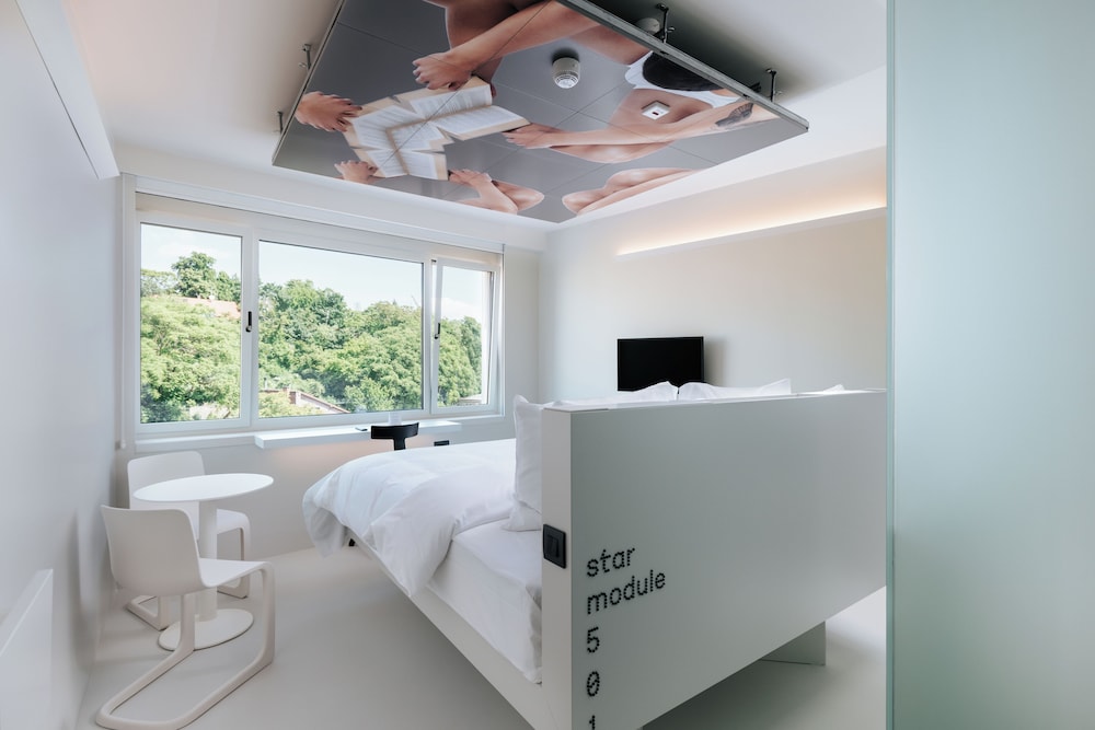 Star Deck, Single, King Bed