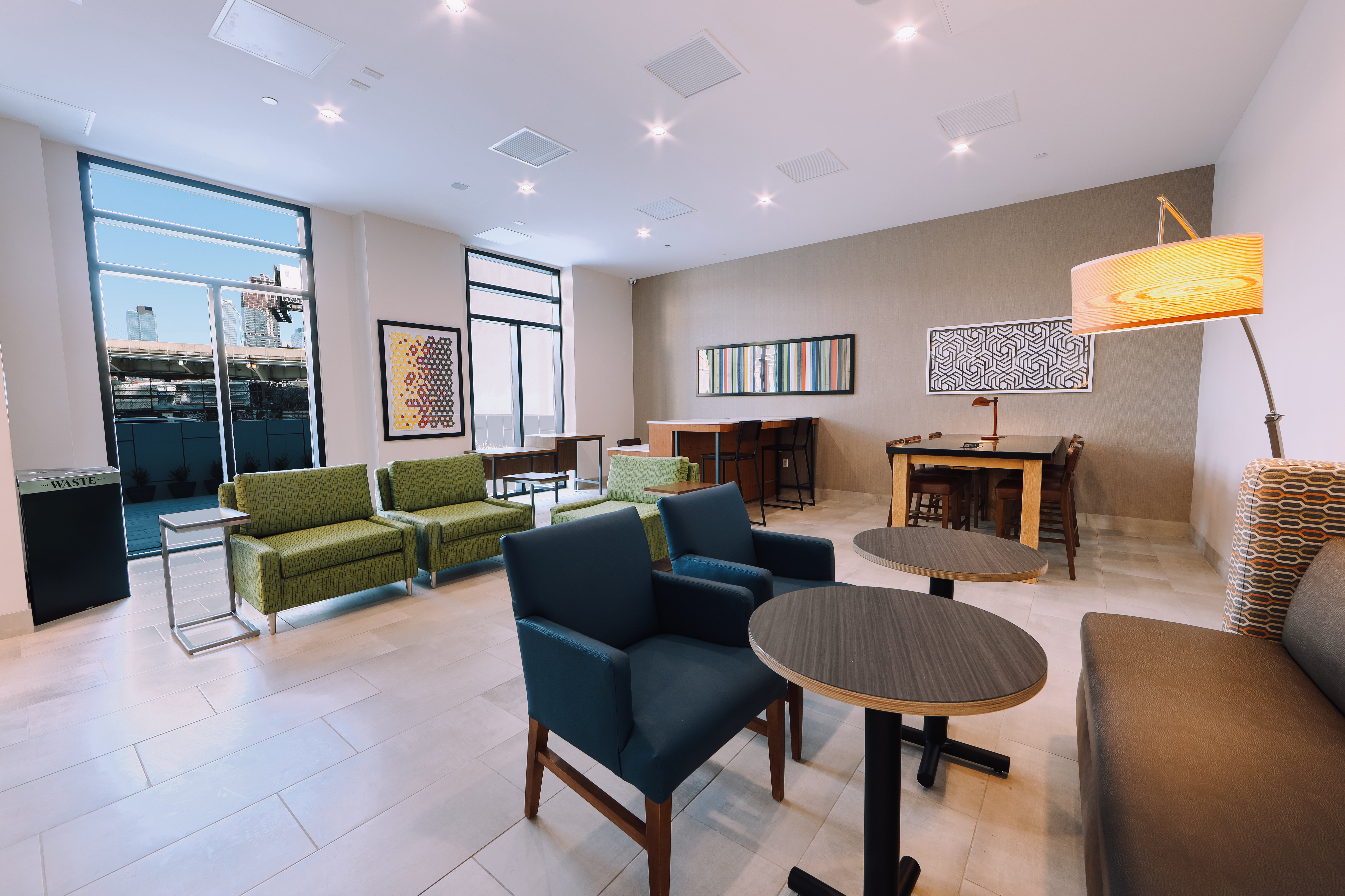 Holiday Inn Express Long Island City E New York, an IHG Hotel 30/48