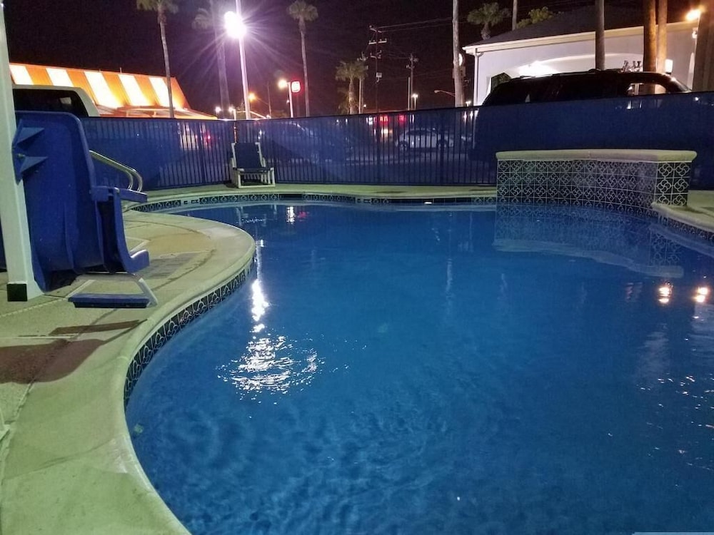 Texas Inn Downtown Mcallen 21/28