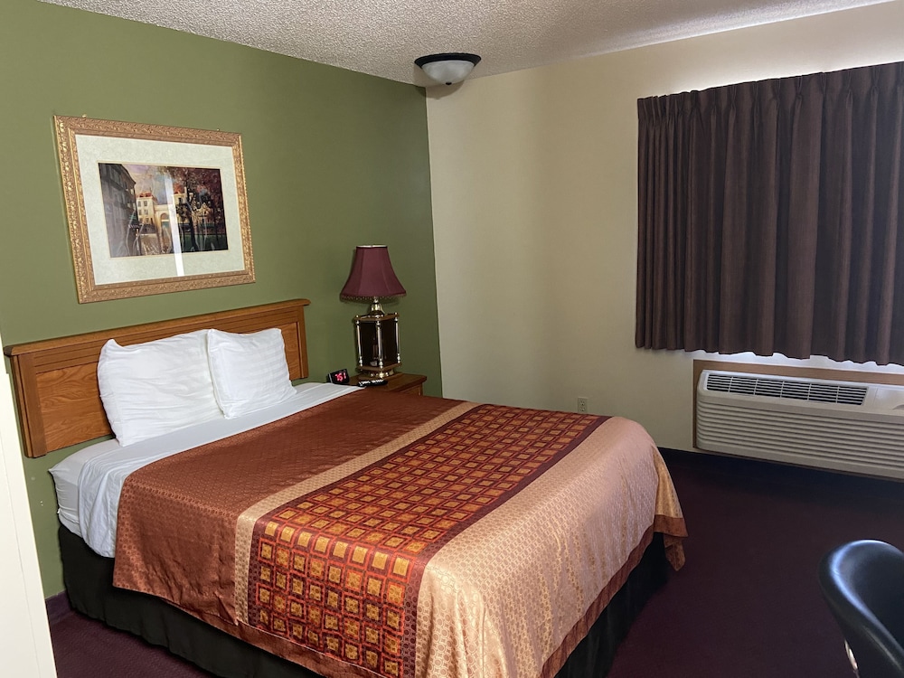 Heartland Hotel And Suites 18/62