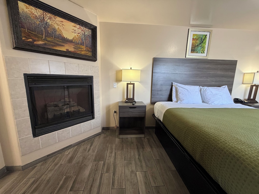 Holland Inn And Suites 15/51