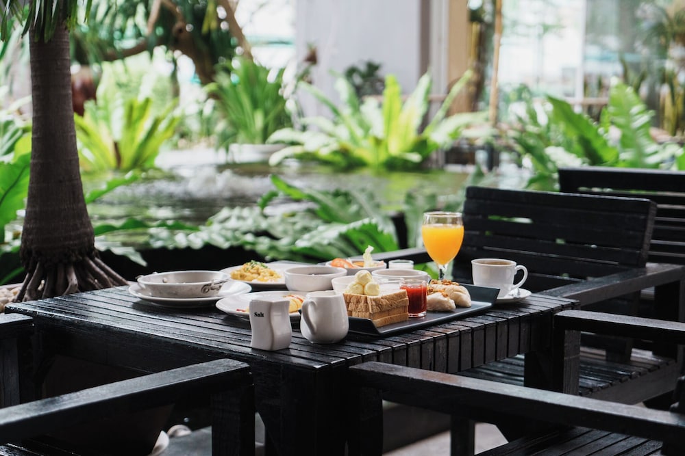 Green Hotel Resort Khon Kaen 42/55