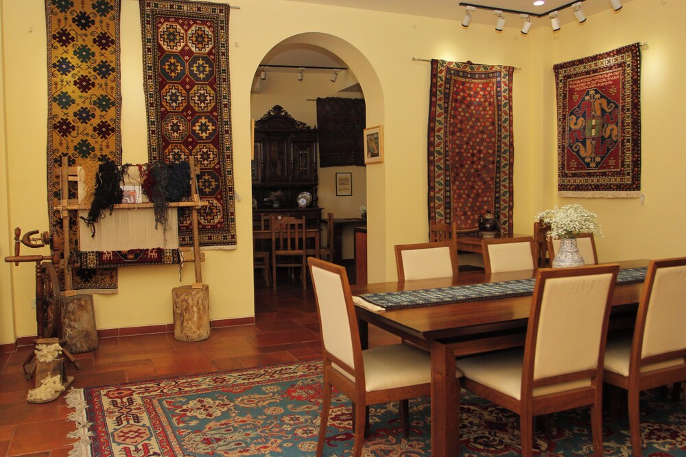 Silk Road Hotel 40/49
