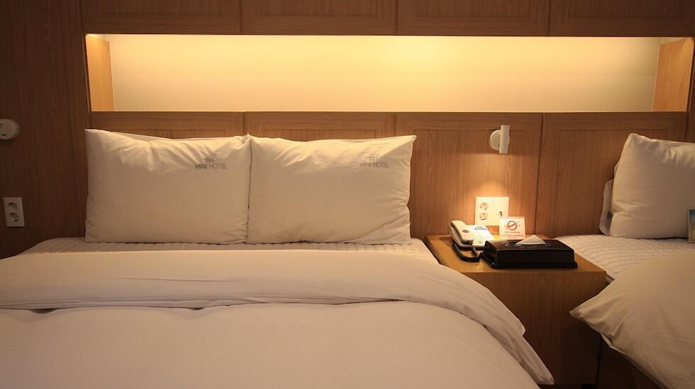141 Mini Hotel 13/46