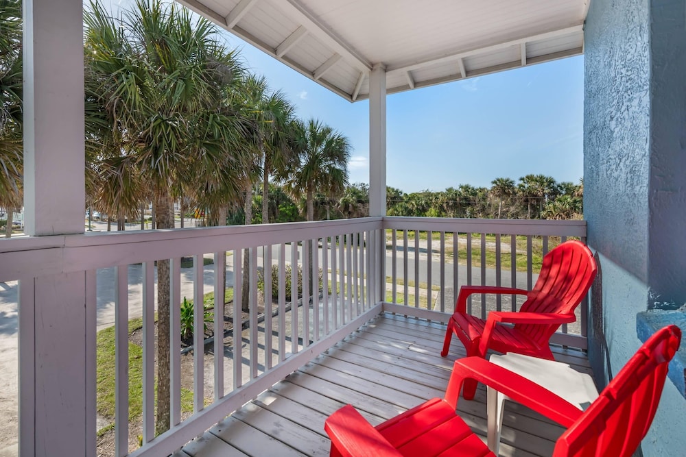 Coconut Palms Beach Resort II 31/50