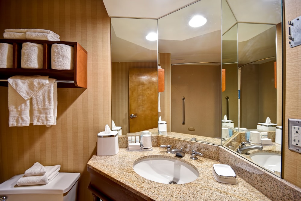 Hampton Inn Louisville-Airport 11/56