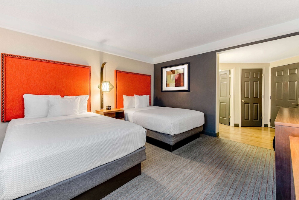 ROOM, 2 QUEEN BEDS, WITH VIEW