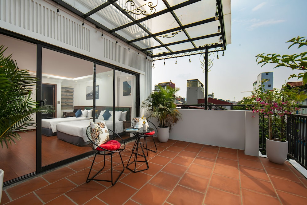 Hanoi Vacanza Premier Hotel 5/45