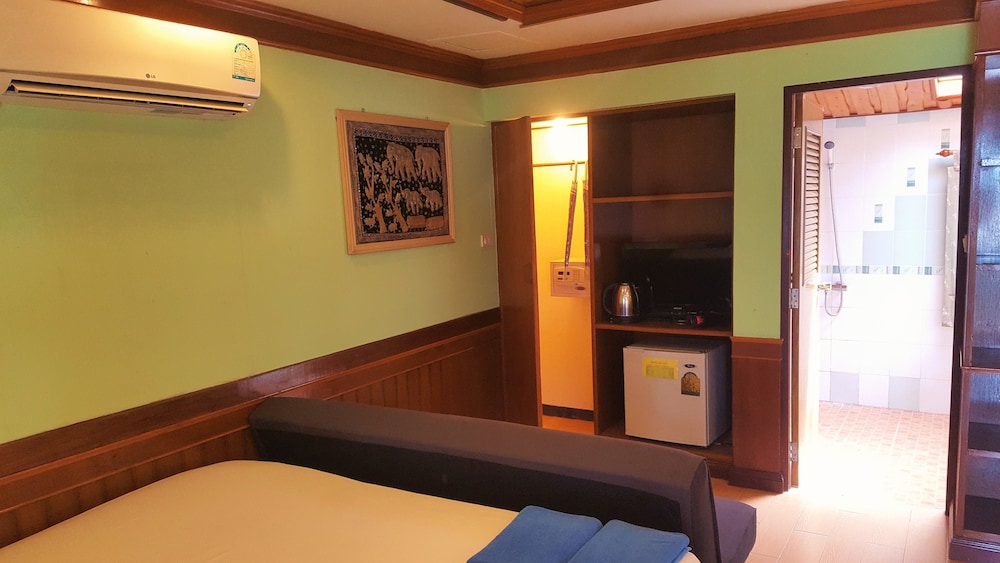 First Villa Beach Resort 28/75
