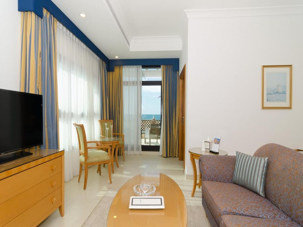 Roda Beach Resort 37/67