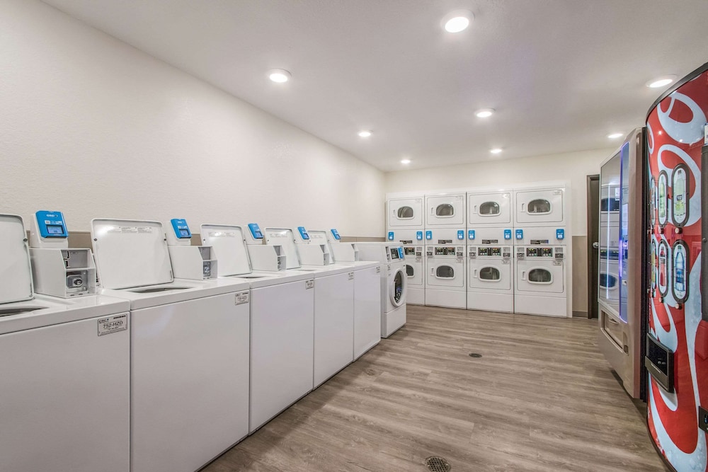 WoodSpring Suites Doral Miami Airport 42/51