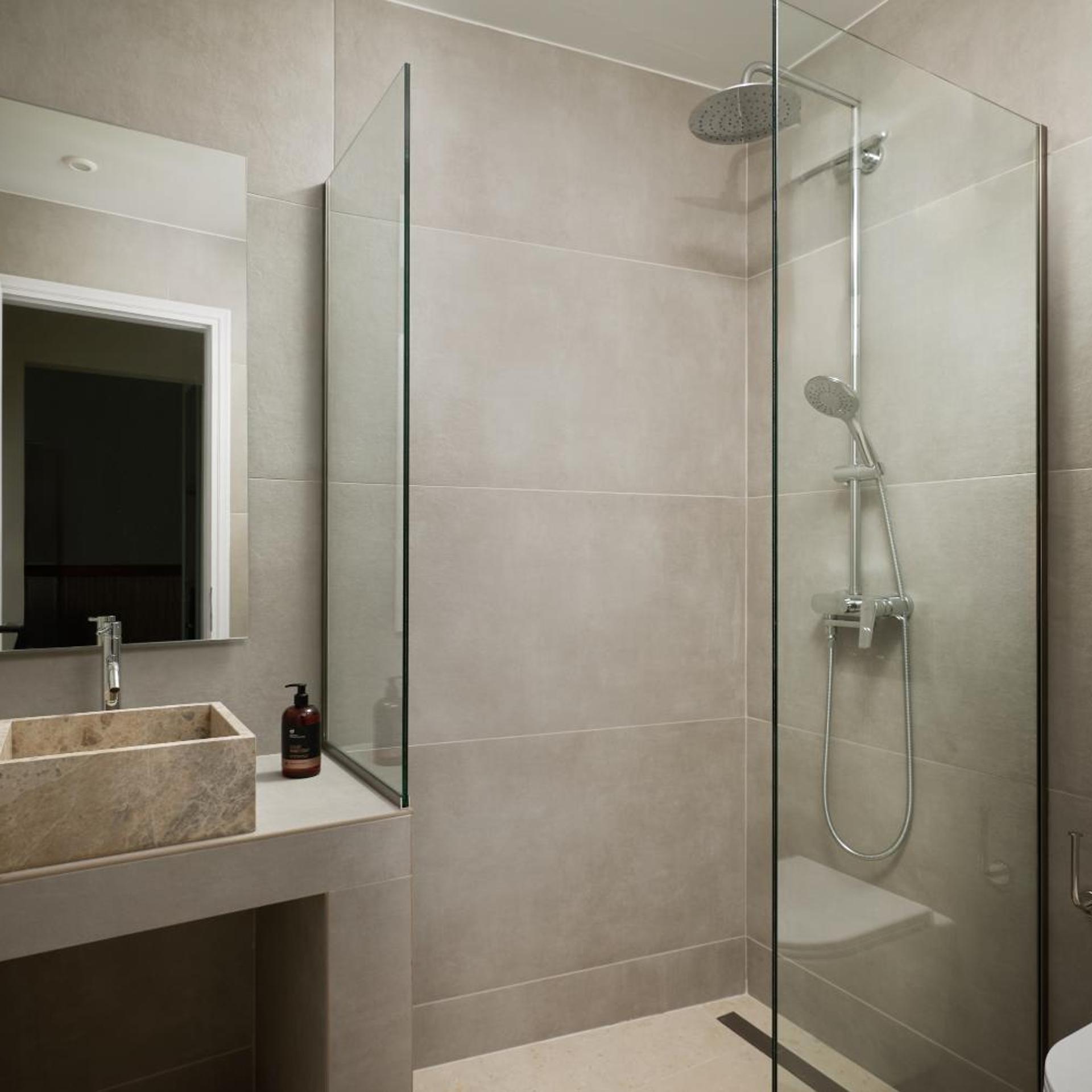 Artemis Hotel 49/52