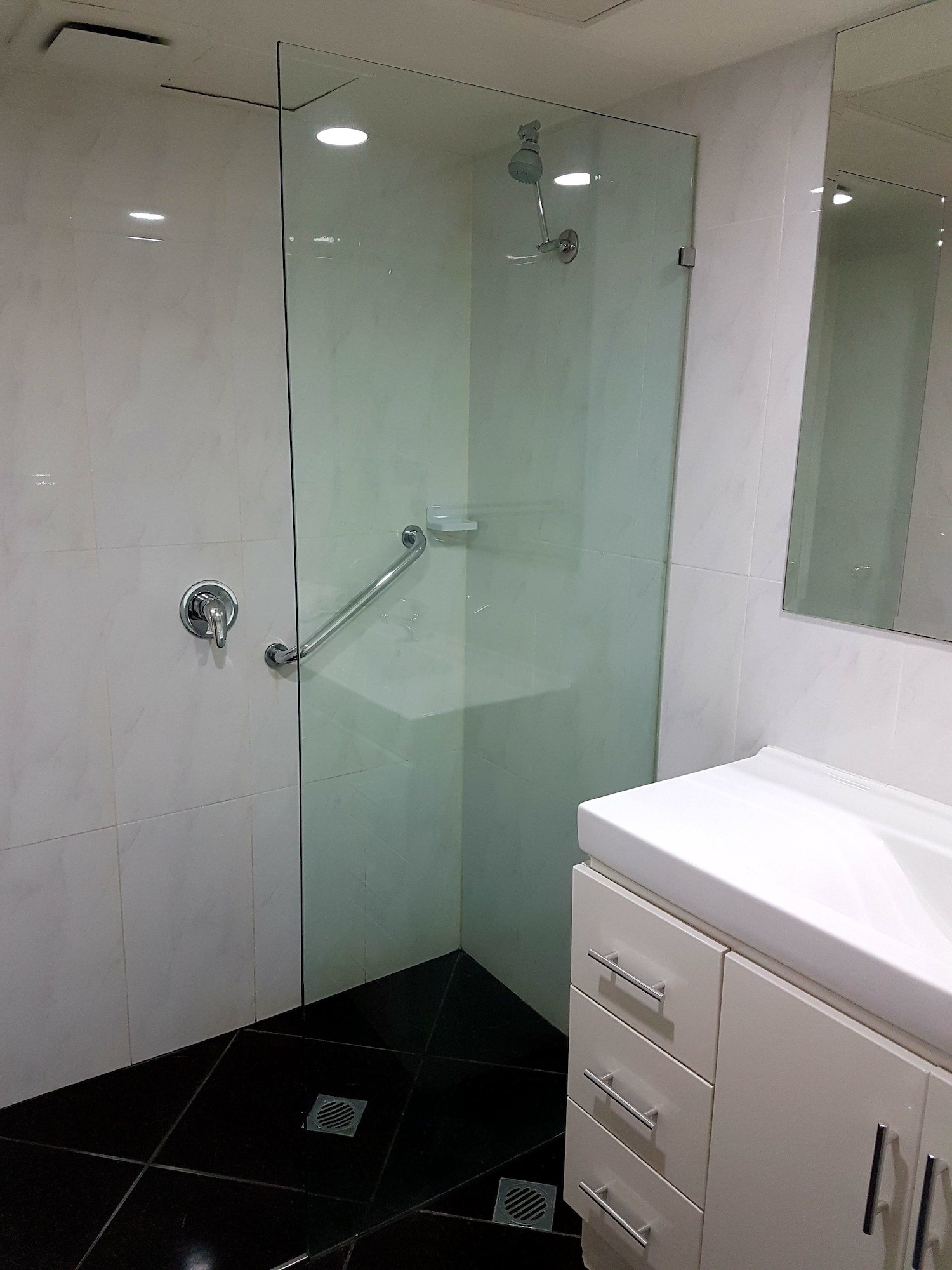 غرفة سوبيريور ثلاثية بسرير كوين وسرير فردي بغرفة نوم واحدة، Outrigger Resort 5/9
