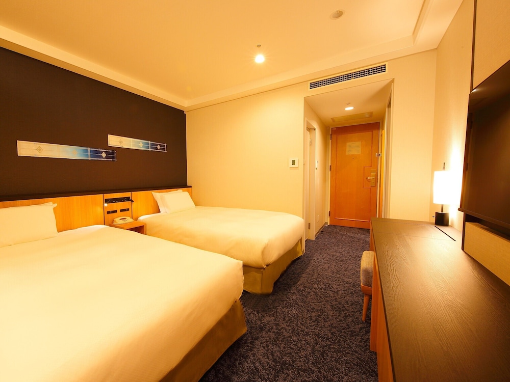 Renovated, Deluxe, Twin Beds