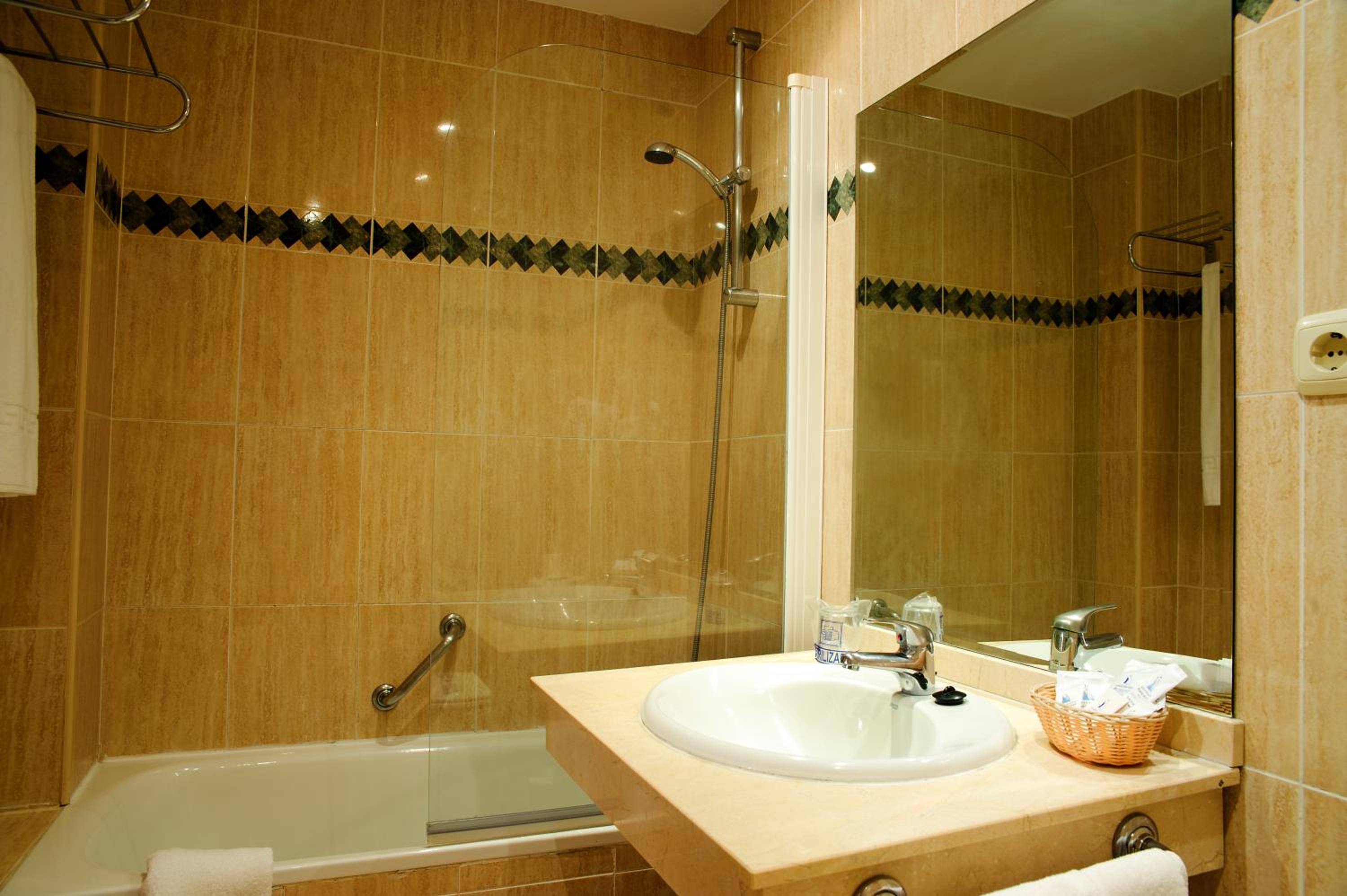 One Bedroom Apartment Side Sea View 3AD، Puerto Azul Marbella 6/9