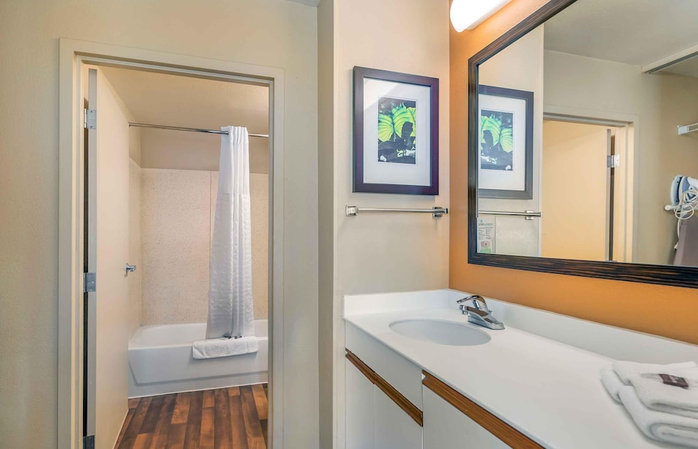 Extended Stay America - Chicago - Lombard - Oakbrook 51/55