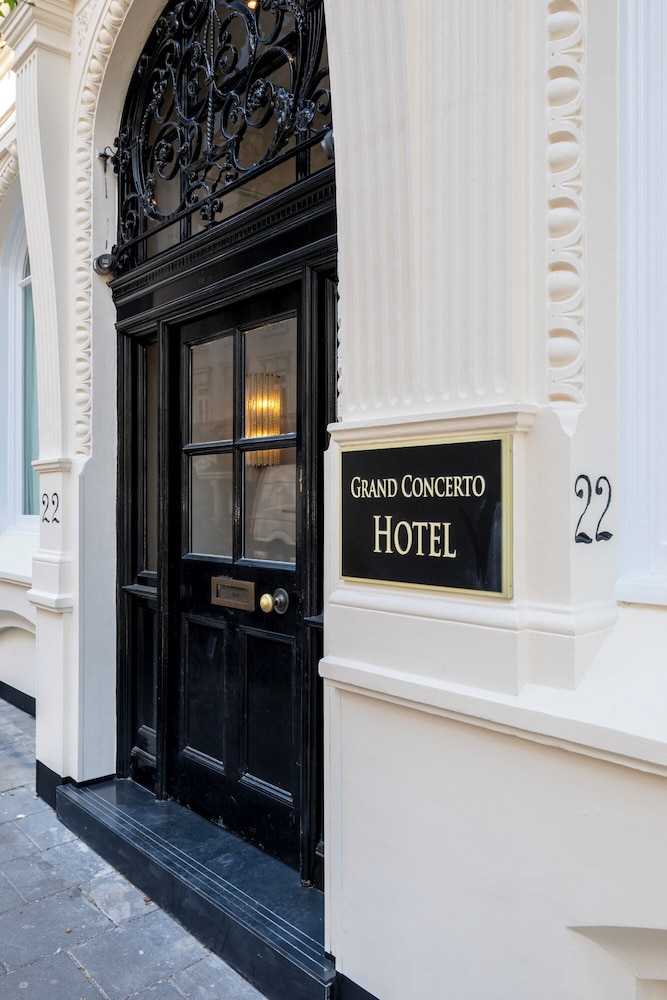 Castleton Hotel 6/61