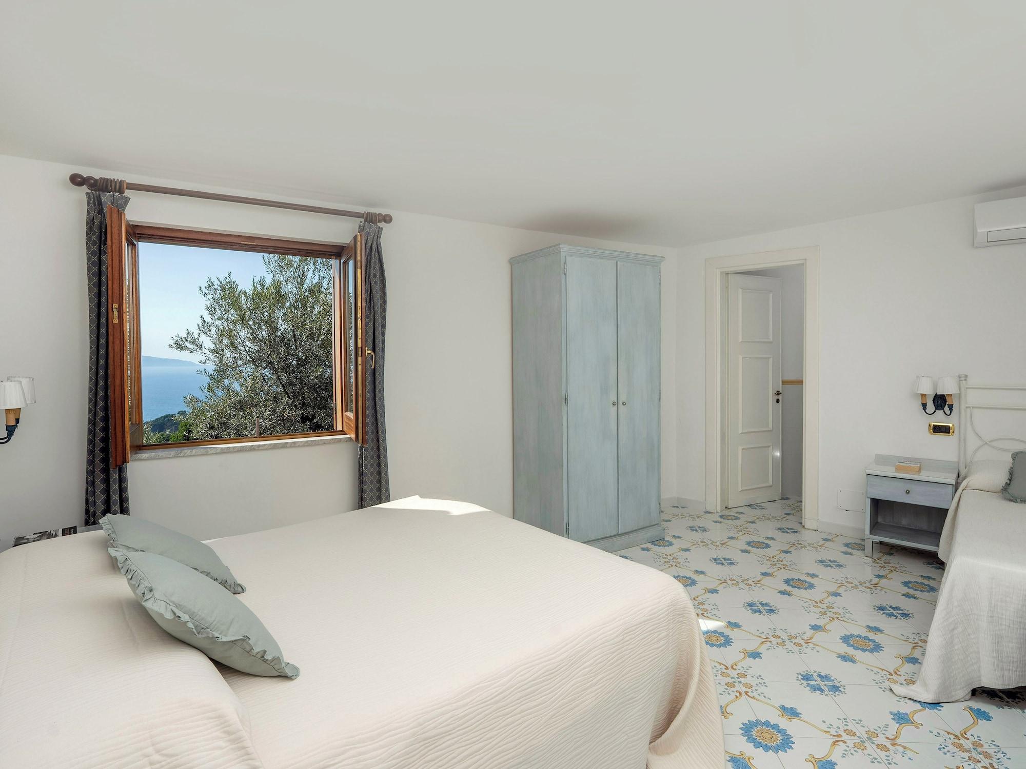 Standard, Triple, Sea View