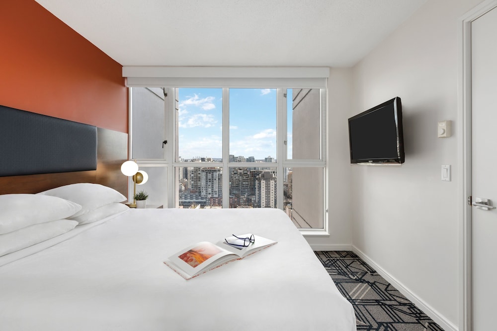1 BEDROOM, CONDO, STANDARD, KITCHEN