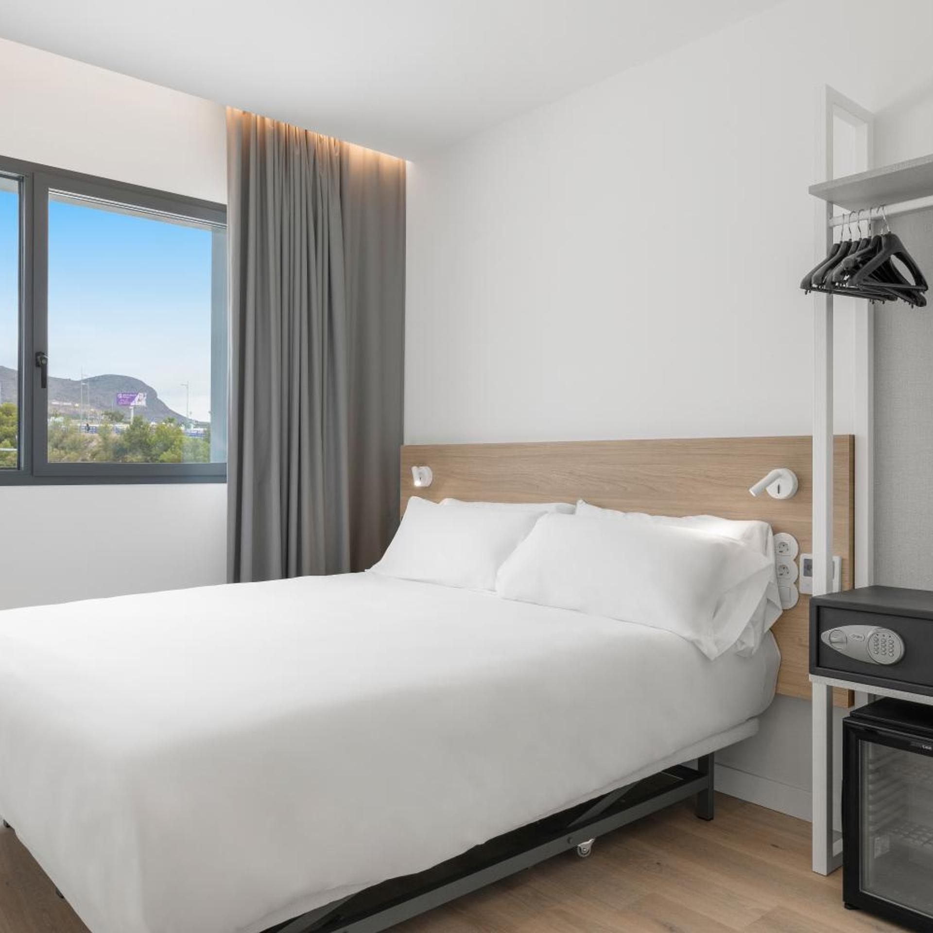 Room at B&B HOTEL Finestrat, FINESTRAT