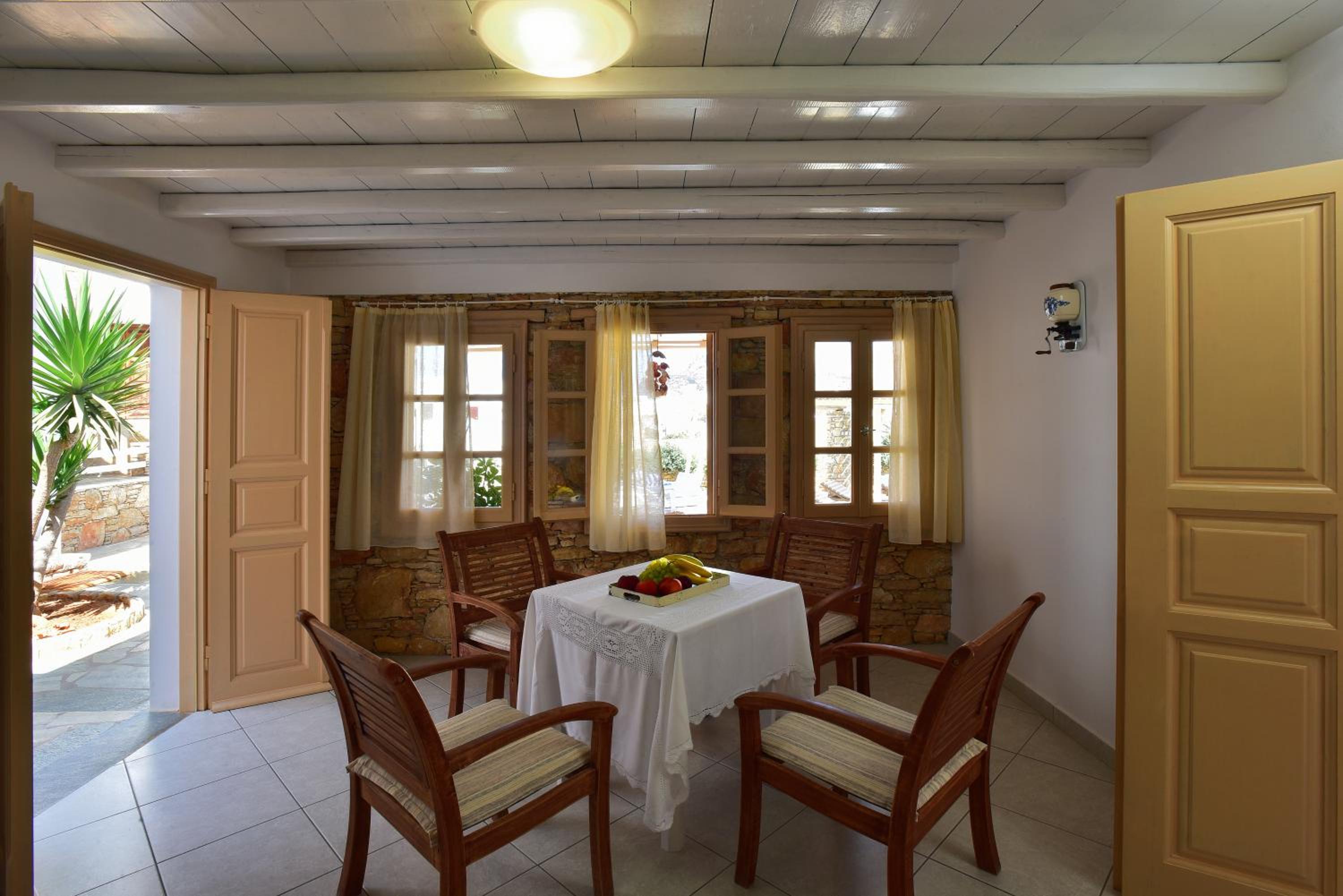 KALLISTI HOTEL 36/50