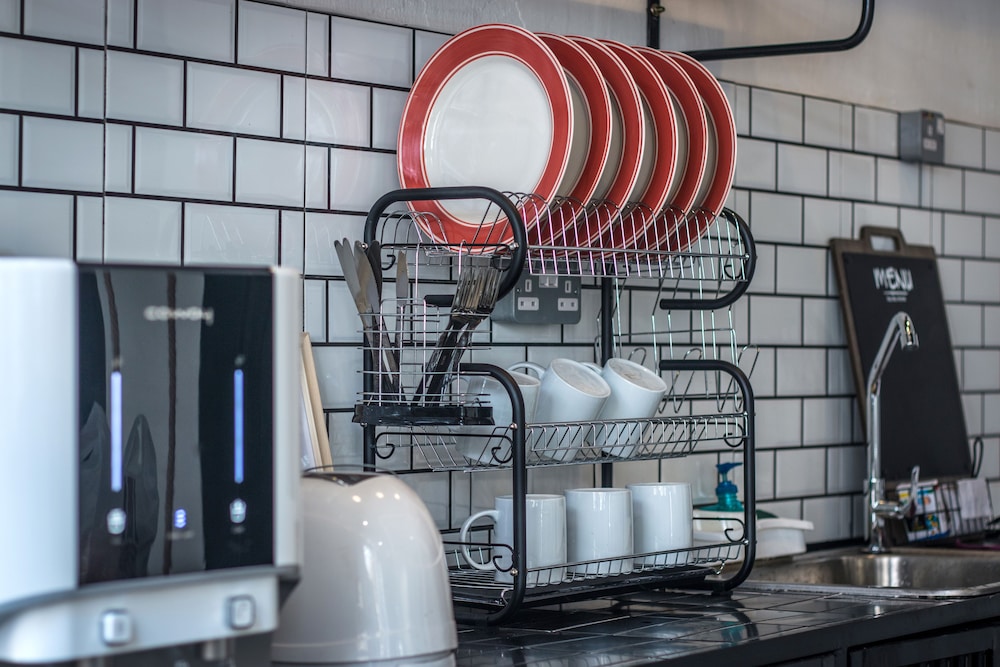 The Brownstone Hostel & Space 30/50