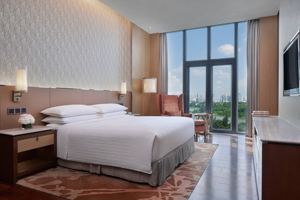 The Oct Harbour Shenzhen Marriott Executive Apartments 8/38