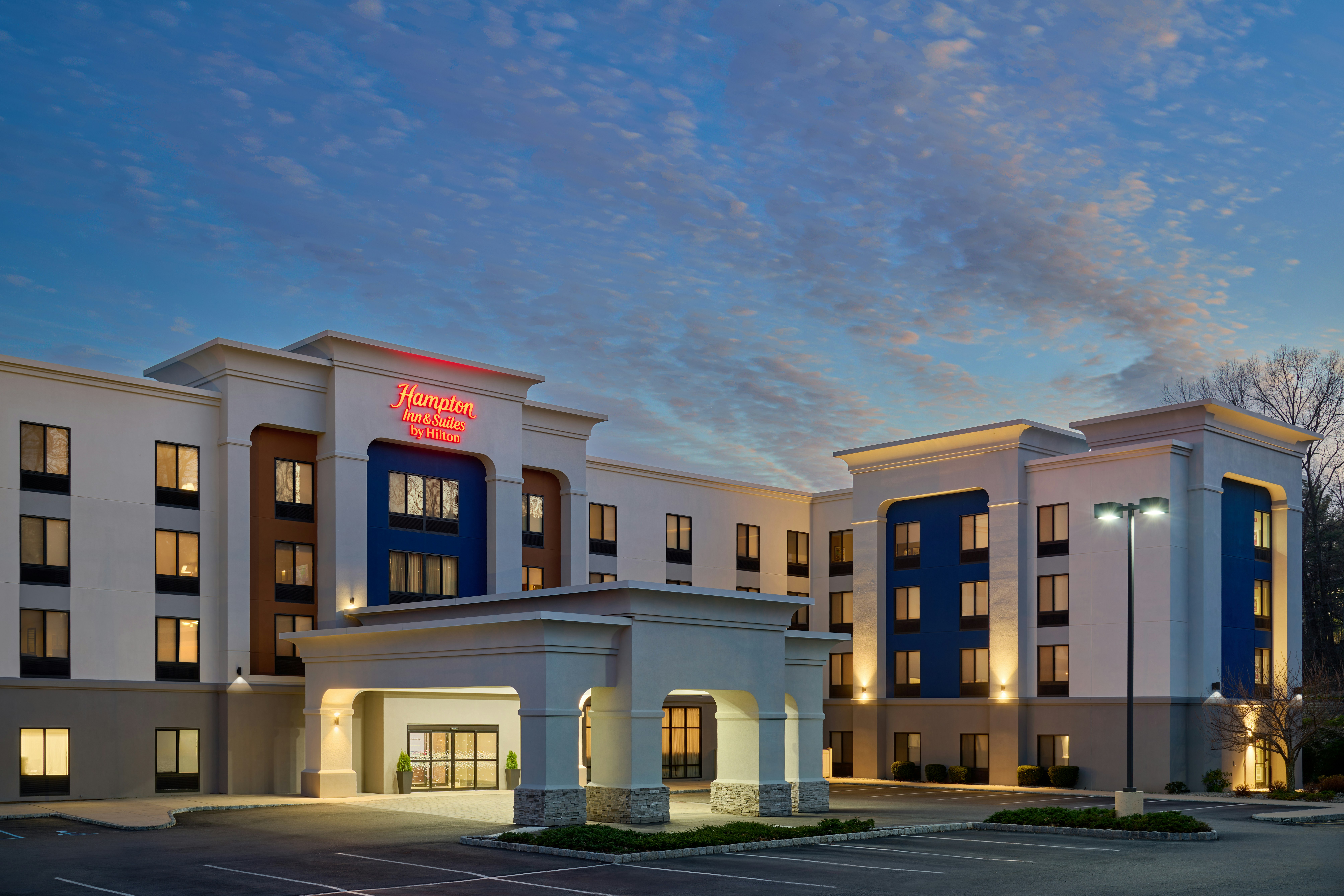 Hampton Inn & Suites Parsippany/North 4/55
