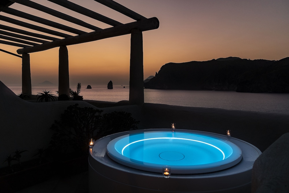 Therasia Resort Sea And Spa 64/100