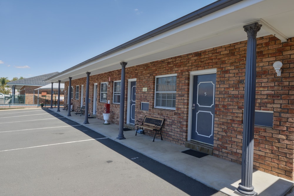 Cadman Motor Inn Tamworth 2/37