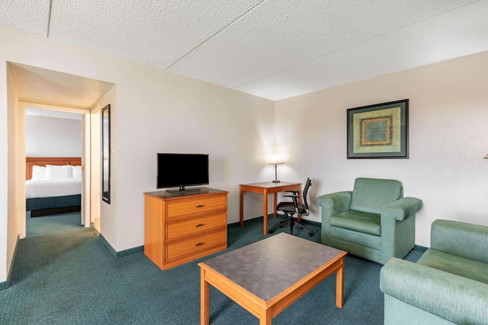 La Quinta Inn El Paso West 32/50