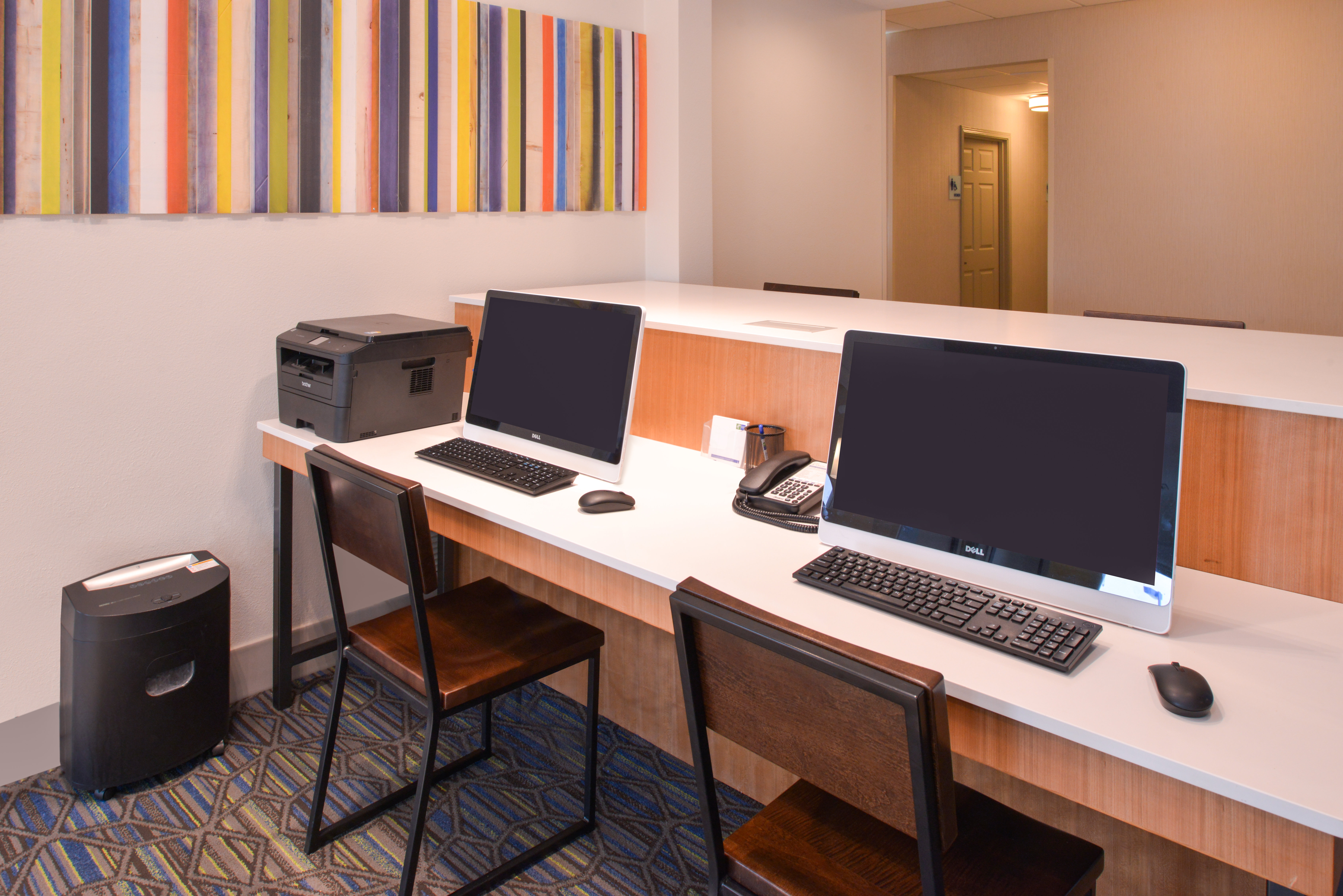 Holiday Inn Express And Suites Omaha 120th And Maple 47/56
