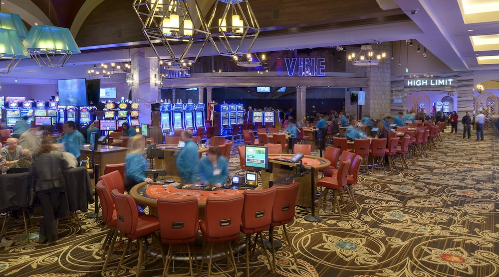 Del Lago Resort & Casino 50/61