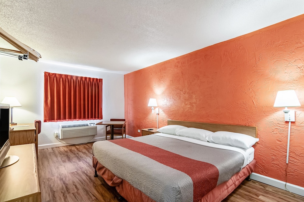 Motel6 Naperville, IL 15/44