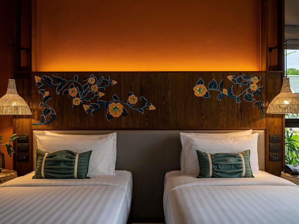 DELUXE, TWIN BEDS