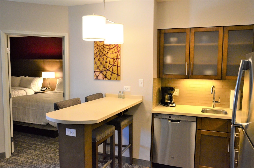 Staybridge Suites Hillsboro South 65/76