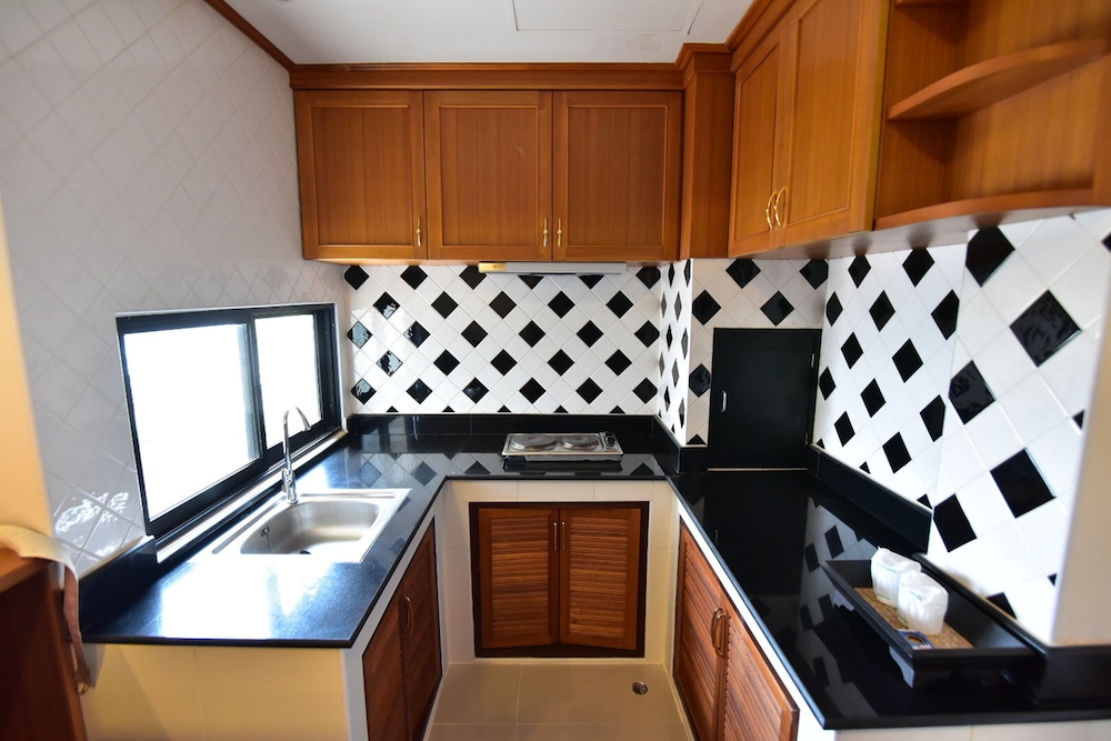 LaOr INN HUA HIN 34/51
