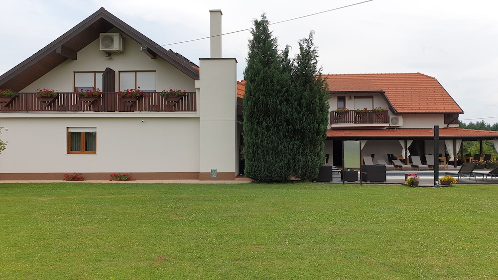 HOUSE TINA 37/48