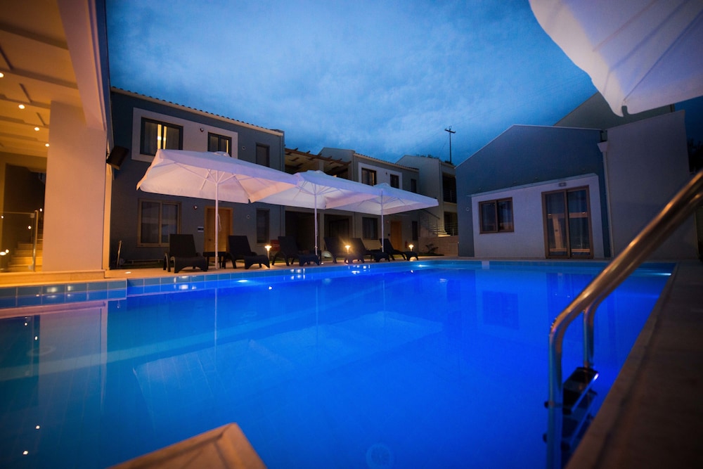 Mantinia Bay Hotel 5/45