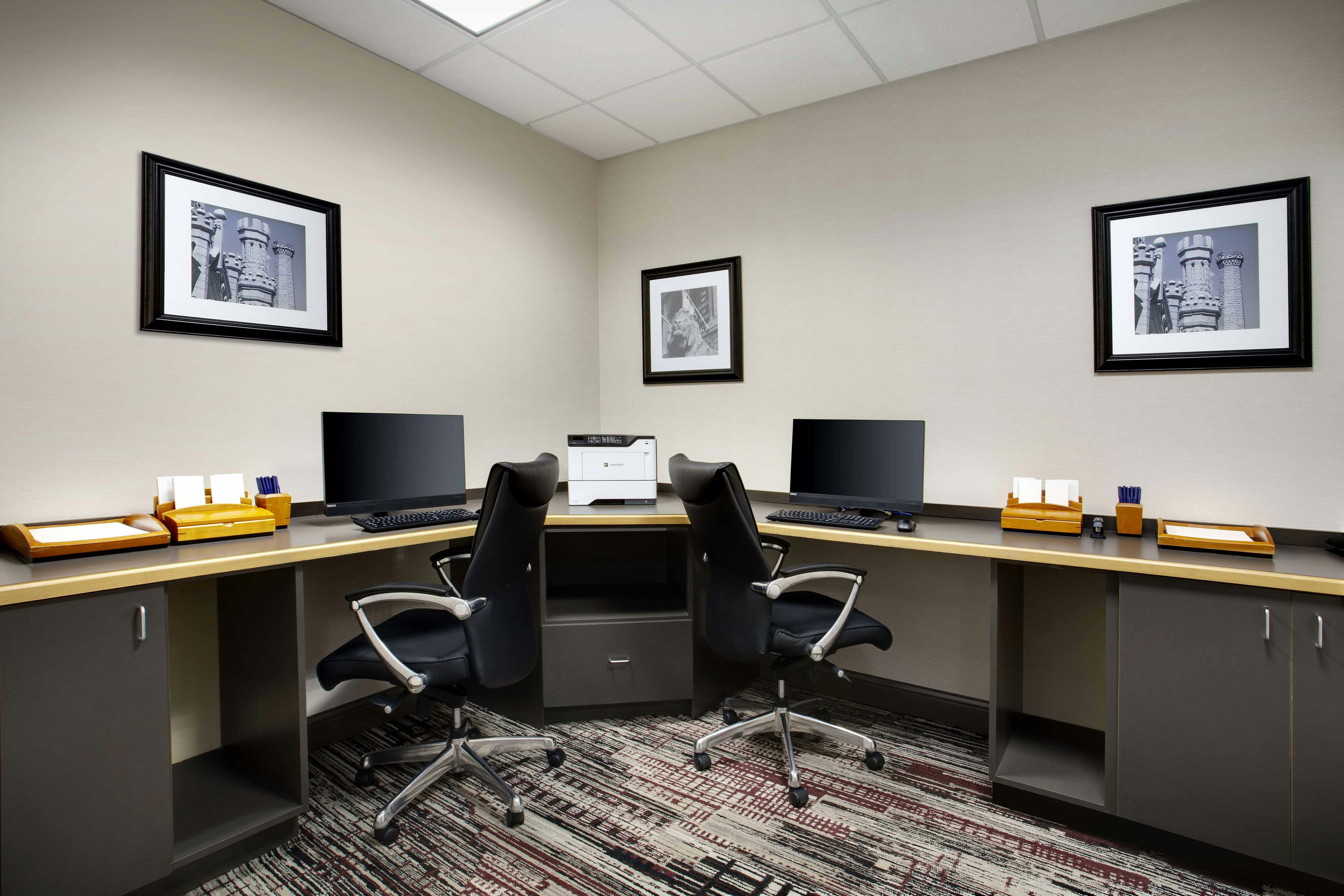 DoubleTree by Hilton Chicago Midway Airport 36/48