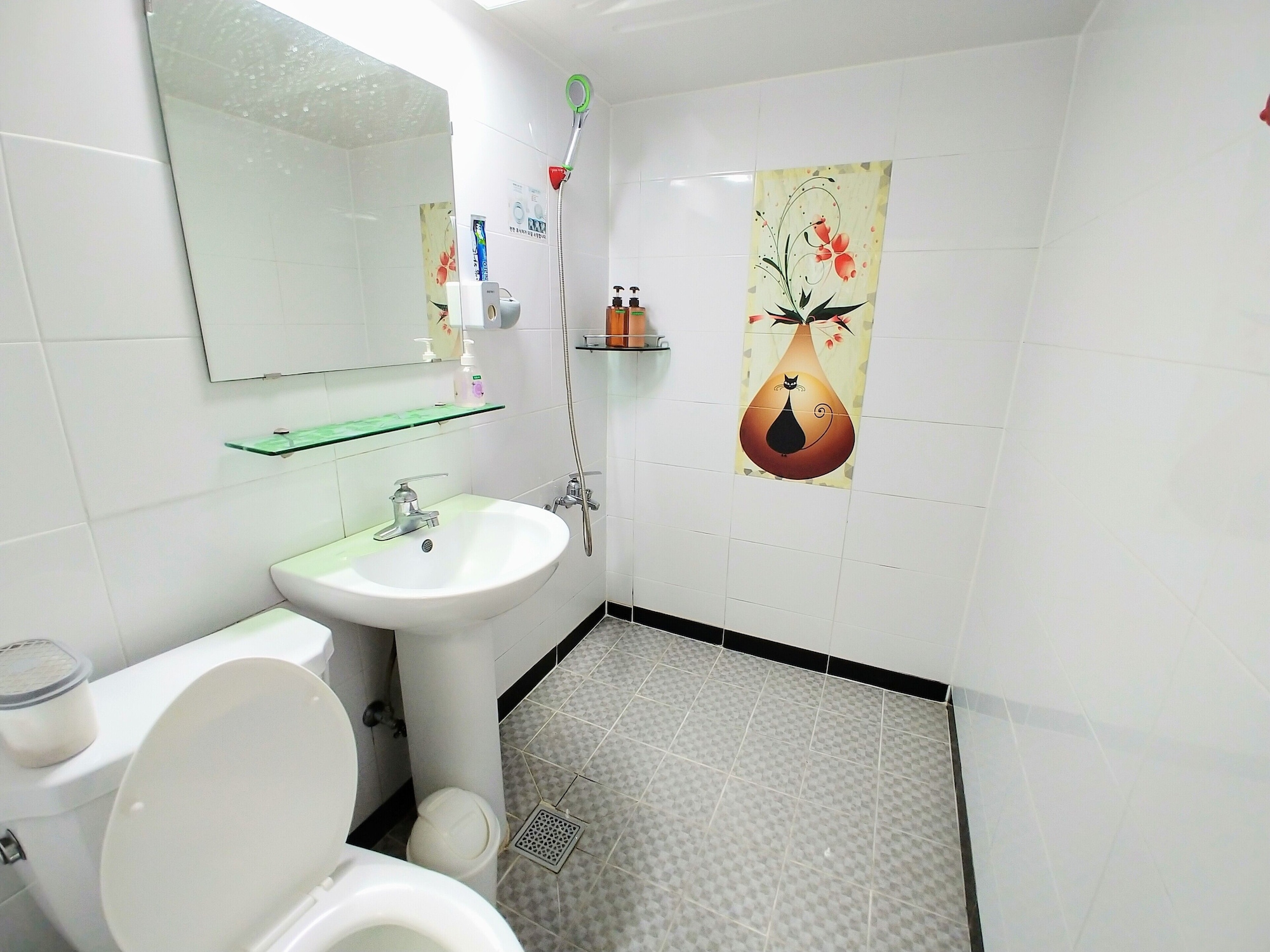 ROOM, TWIN BEDS