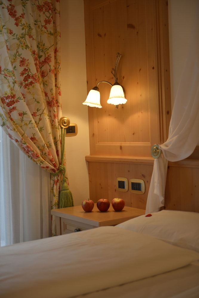 Andreas Hotel 7/50