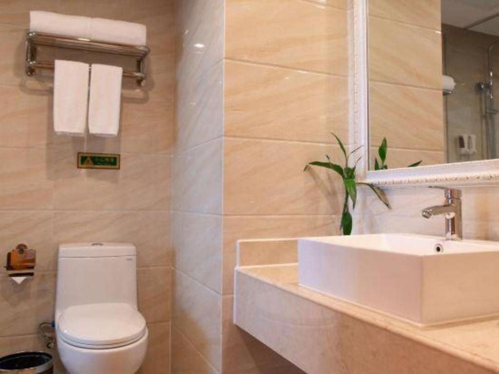 Vienna Hotel (Suzhou Fashion stage Yangcheng Lake store) 43/46