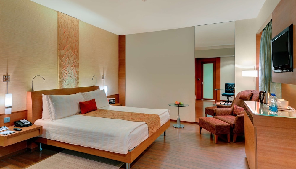 Hyatt Pune 23/70
