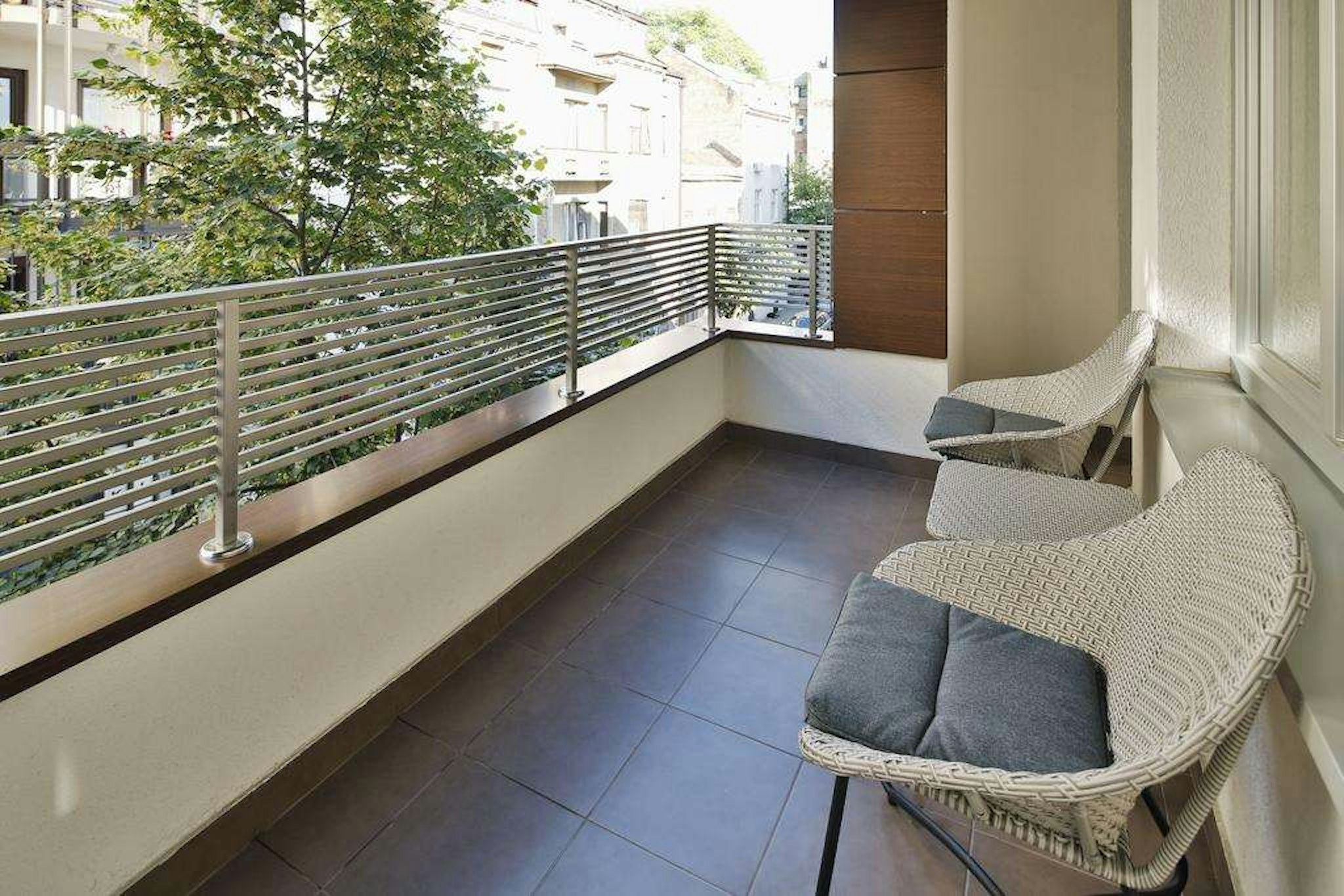 SKY HOTEL 35/49