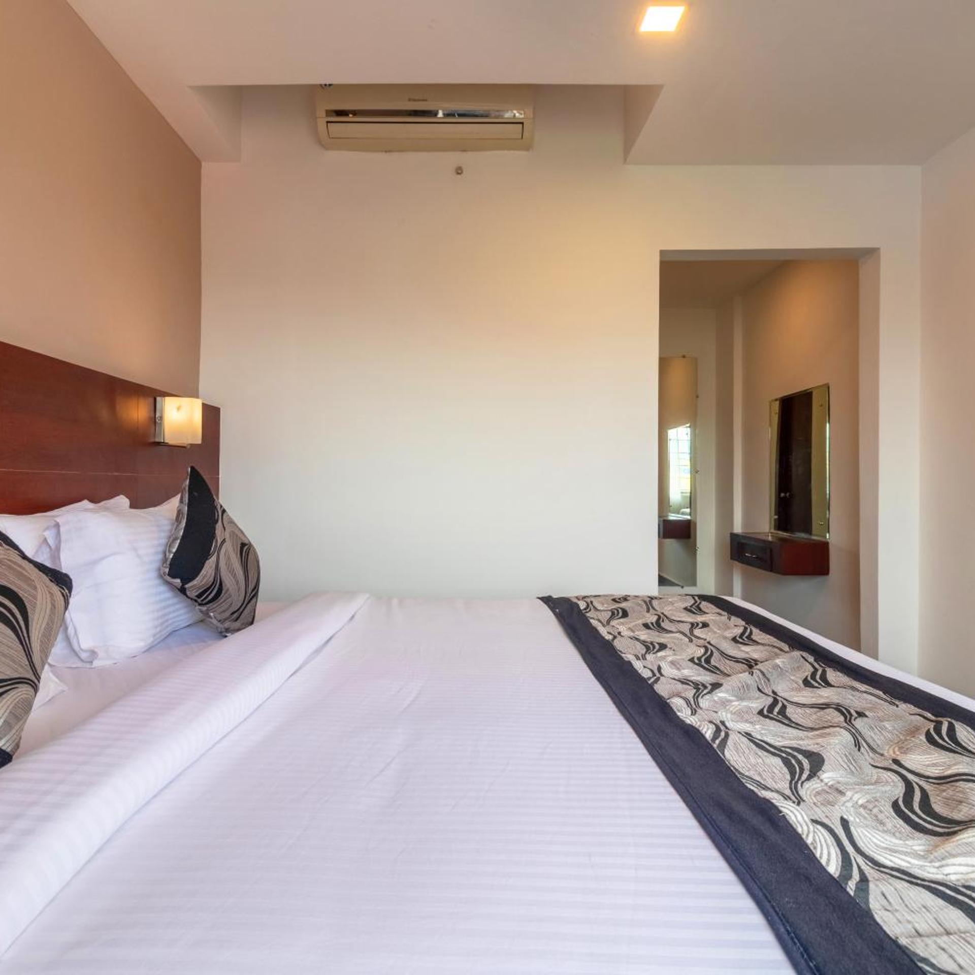 Zip By Spree Hotels Mangala Towers 17/48