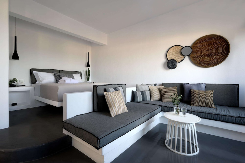 Santolia Art Suites Santorini 36/56