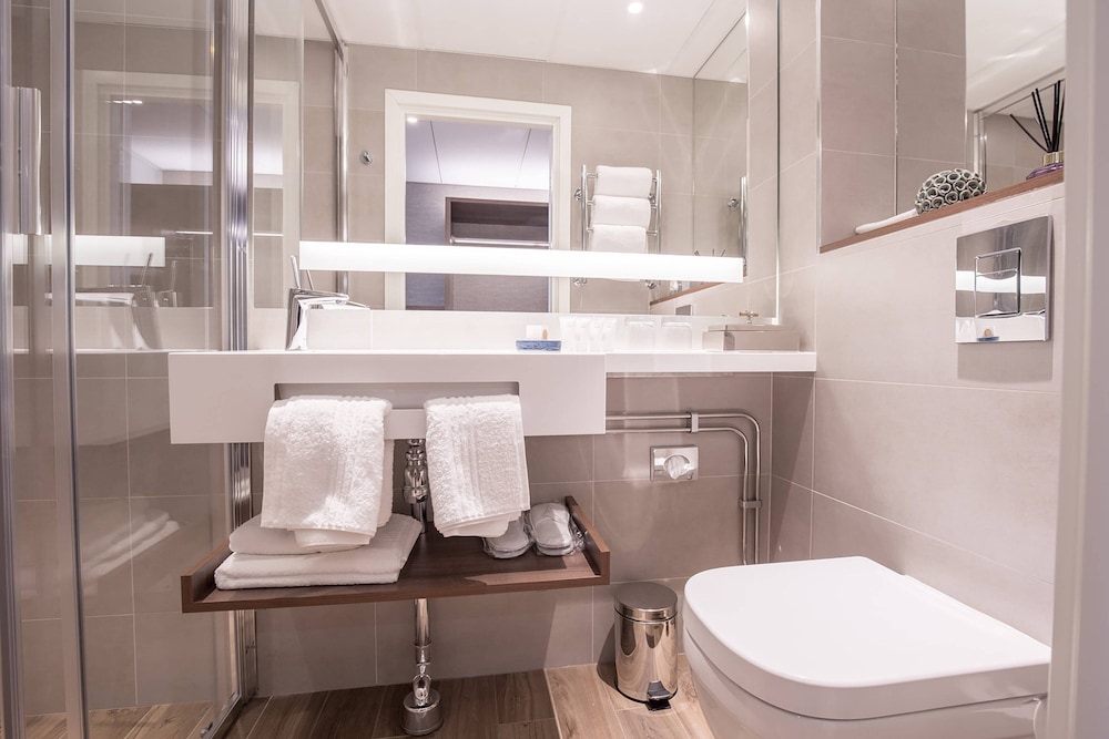 AC Hotel by Marriott Stockholm Ulriksdal 18/40