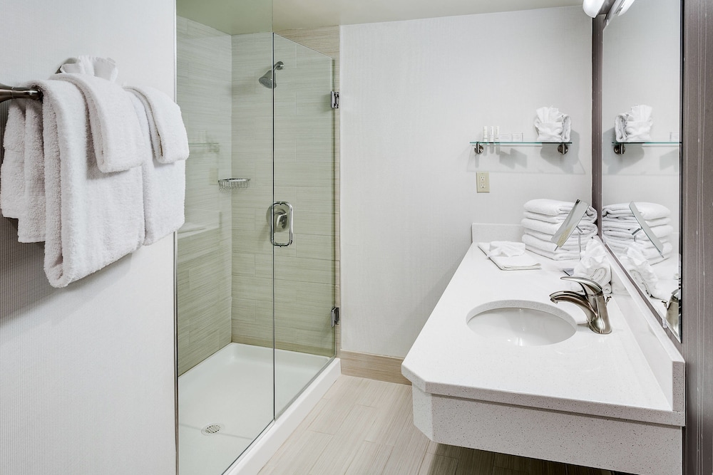Courtyard by Marriott Hartford Cromwell 5/38